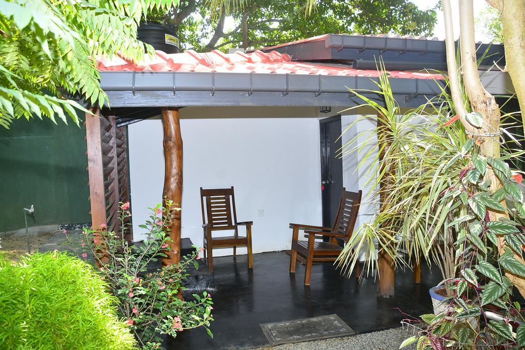 Livinginn Polonnaruwa Eksteriør billede